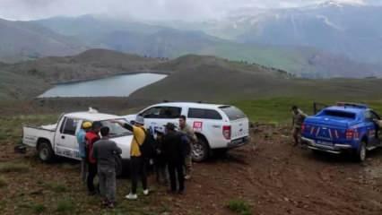 Türkiye'nin en yüksek göllerinden kabul ediliyor! Mahsur kalan 5 kişi kurtarıldı