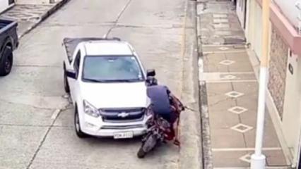 Duyarlı sürücü motosikletli hırsızı pişman etti