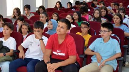 Türkiye Diyanet Vakfı'nın düzenlediği ortaokul yaz okulu başladı