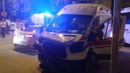 Burdur’da ambulans ile otomobil çarpıştı: 4 yaralı