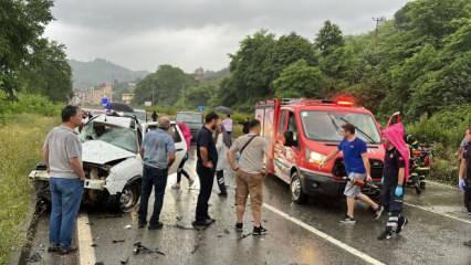 Giresun'da otomobil ile minibüsün çarpıştı 1 kişi öldü, 10 kişi yaralandı
