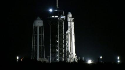 SpaceX erteledi... Dünyanın en büyük ticari uydusu fırlatılamadı...