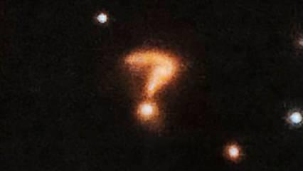Dev bir soru işaretine benziyor... James Webb uzay teleskobundan hayrete düşüren görüntü!