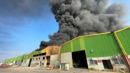 Adana'da geri dönüşüm tesisinde büyük yangın!