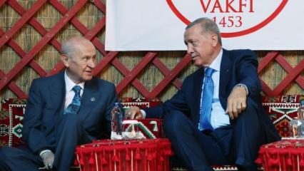 Başkan Erdoğan ve Bahçeli han çadırında!