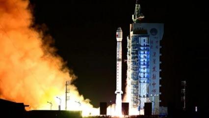 Çin durmuyor... Bir uyduyu daha uzaya fırlattı!