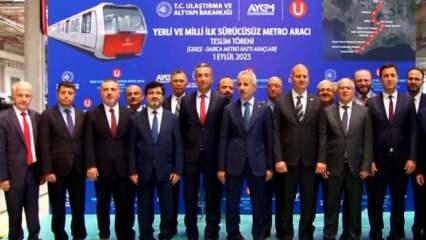 Bakan Uraloğlu ilk yerli ve milli sürücüsüz metro aracını tanıttı