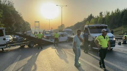 FSM Köprüsü'nde 4 araç birbirine girdi: 2'si ağır 5 kişi yaralandı