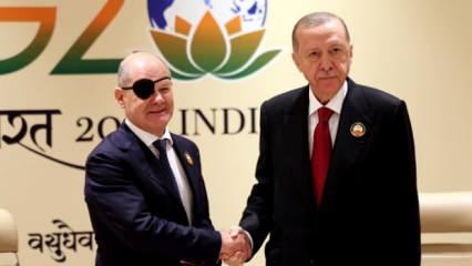 Cumhurbaşkanı Erdoğan, Scholz'u kabul etti! Dikkat çeken korsan maske detayı