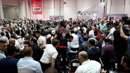 CHP İzmir İl kongresinde yumruklar konuştu! Sandalyeler havada uçuştu...