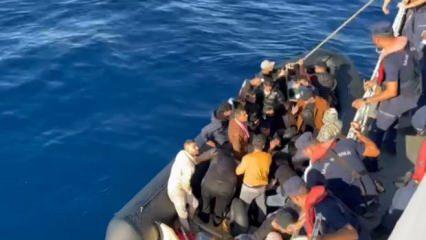 34 düzensiz göçmen lastik botta yakalandı
