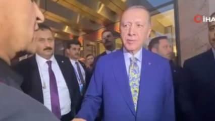 Cumhurbaşkanı Erdoğan, Türkevi çıkışında vatandaşlarla sohbet etti
