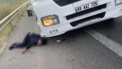 Emniyet şeridinde feci kaza: 2 şoför öldü!