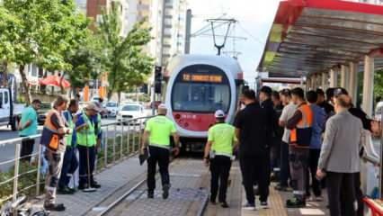 Kayseri'de feci olay: Ücretsiz binmek istediği tramvay sonu oldu