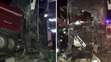 Yolcu otobüsü traktöre çarptı: 2 ölü, 14 yaralı
