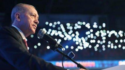 Cumhurbaşkanı Erdoğan delege kartını teslim aldı