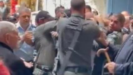 İşgalci İsrail polisi kiliseye giden Ermenileri dövdü! 