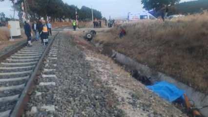 Yolcu treni traktöre çarptı: 1 kişi öldü