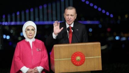 Emine Erdoğan'dan "Cumhuriyet'in 100. yılı" paylaşımı: Nice yüzyıllara