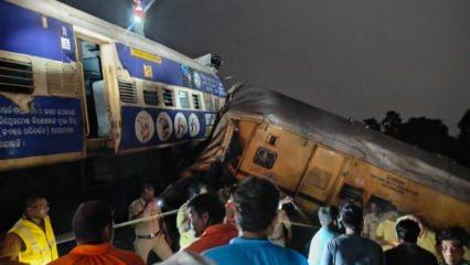 Hindistan 2 yolcu treni çarpıştı! Çok sayıda ölü ve yaralı var