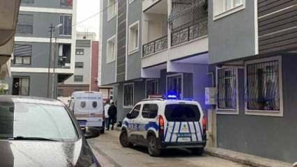 İzmir'de hafif ticari araca silahlı saldırı; 1 ölü, 2 yaralı