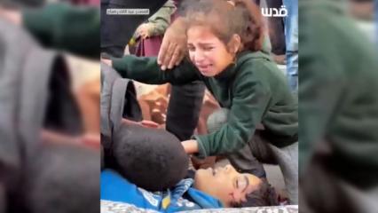 Katil İsrail'in saldırısında kardeşi şehit olan kız çocuğunun feryadı yürek dağladı!