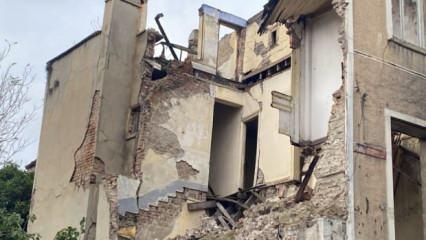 İstanbul'da iki katlı bir bina çöktü