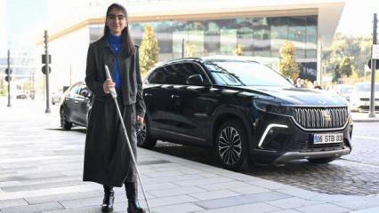 Görme engelli genç girişimci Zülal, geliştirdiği teknolojiyle Togg'un gözleri oldu