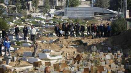 Gazze enkaz yığınına döndü! Yıkılan çarşı ve sokaklar mezar yeri oldu...