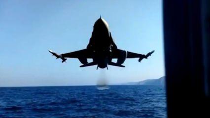 Türk F-16'sından düşmana korku salan alçak irtifa geçişi! Gemiyi salladı!