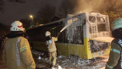 Üsküdar'da İETT otobüsü yanarak kullanılamaz hale geldi
