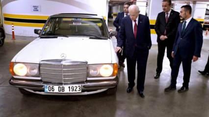 Bahçeli, Milletvekili Abdurrahman Başkan'a klasik otomobil hediye etti
