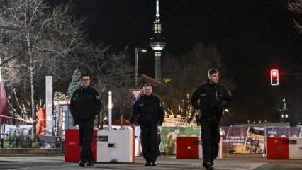 Berlin’de yeni yıl kutlamaları sırasında itfaiye erleri ve polise saldırı