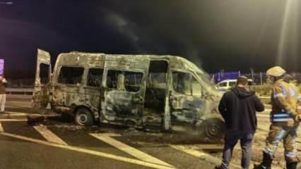 Kağıthane'de servis minibüsü yandı