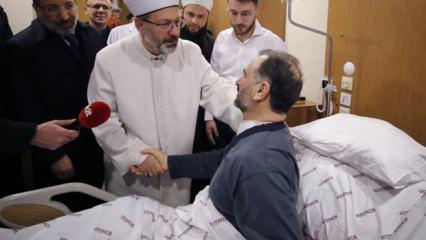 Erbaş, bıçaklı saldırıda yaralanan Fatih Camii imamı Galip Usta'yı ziyaret etti