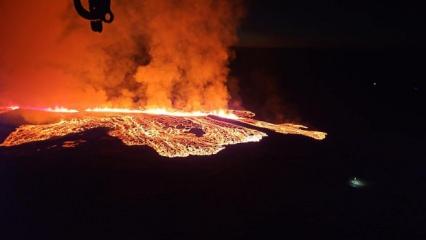 İzlanda'nın Reykjanes Yarımadası'nda yanardağ patlaması