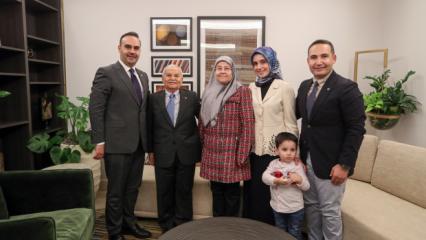 Bakan Kacır, Türkiye'nin ilk Astronotu Gezeravcı'nın ailesiyle bir araya geldi