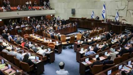 İsrail meclisi, soykırımı eleştirenlerin vekilliğinin düşürülmesi önergesini onayladı