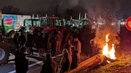Traktörler Paris'i kuşattı: Fransa'da çiftçiler ayaklandı