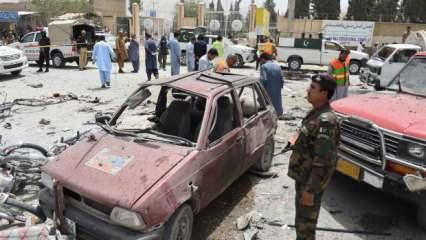Pakistan’da 2 ayrı seçim bürosuna bombalı saldırı: 25 ölü