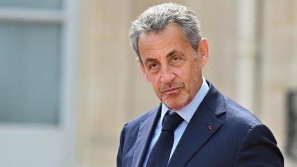 Eski Fransa Cumhurbaşkanı Sarkozy bir yıl hapis cezasına çarptırıldı