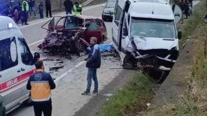 Feci kaza: Otomobil ile minibüs çarpıştı: 2 ölü, 1 yaralı