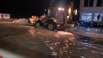 Hatay'da şiddetli yağış: Caddeler göle döndü, ev ve seraları su bastı