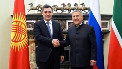 Tataristan'da Kırgızistan Cumhurbaşkanı Caparov'a 'Devlet Dostluk Nişanı' verildi