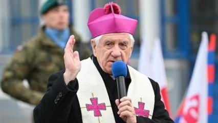 Papa, istismarcının istifasını kabul etti