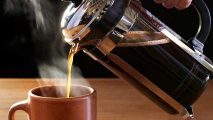 Sabah aç karnına kahve içmenin zararları: Aç karna kahve içmek faydalı mı, içilir mi?