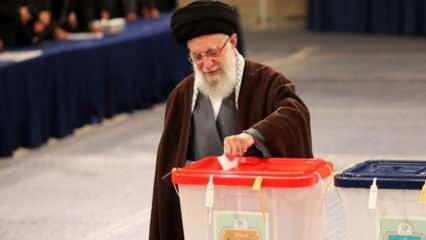 İran’da oy verme işlemi gece yarısına kadar uzatıldı