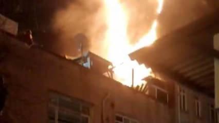 Fatih'te 5 katlı binanın çatısı alev alev yandı