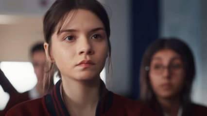 Kızıl Goncalar 'Mira' Esma Yılmaz kimdir? Kaç yaşında? Esma Yılmaz'ın küçüklüğü ve dizileri