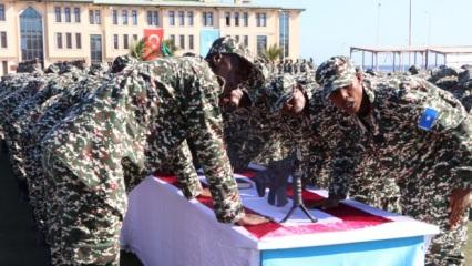 Türkiye'nin eğittiği 500 Somalili asker göreve başladı